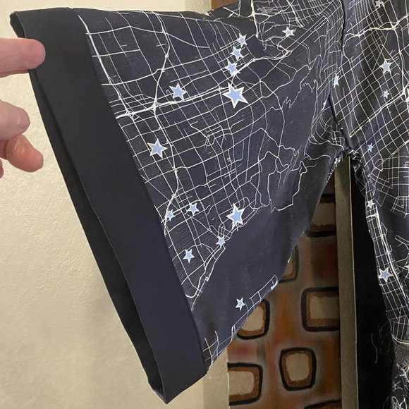 NWT Fred Segal black white and blue Star Map print, size XS/S, 100% silk robe - Picture 7 of 8